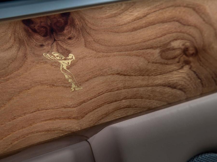  Rolls-Royce Phantom Sunrise Extended Wheelbase 2015 года  (фото 5 из 6)